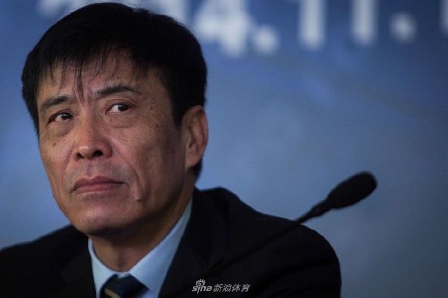 白袜男男gay互吃鳮吧网站