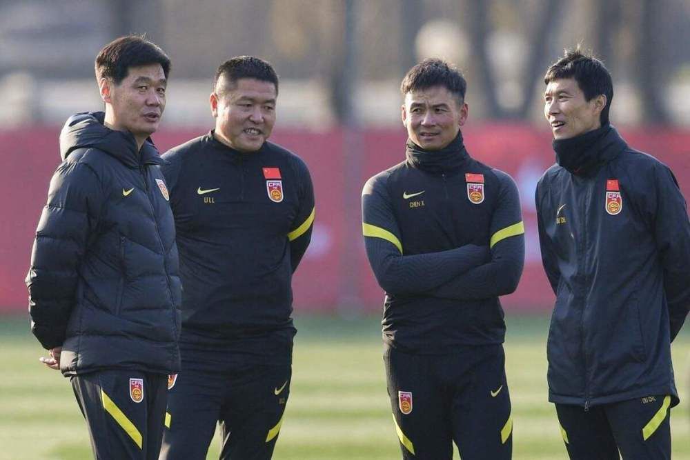 双乳被一左一右吃着动态图