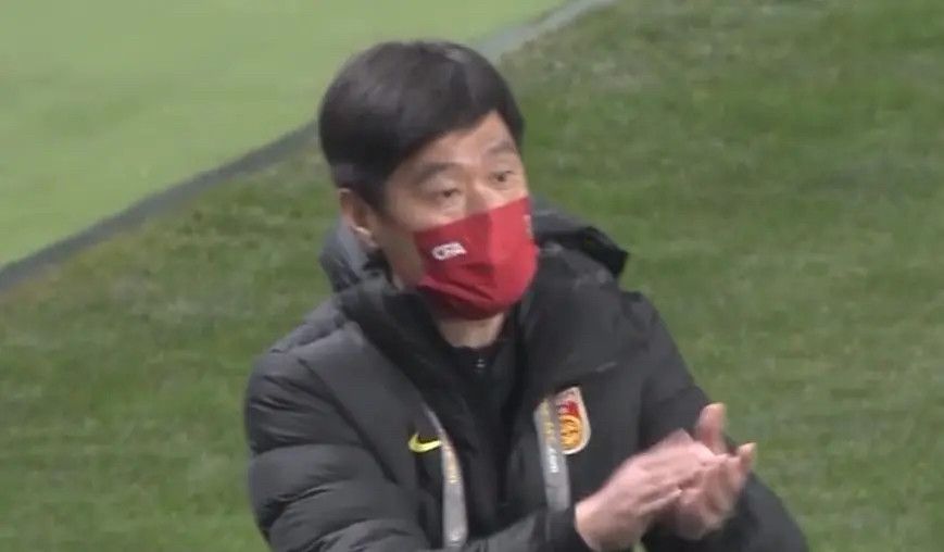 偷窥亚洲人撒尿小便